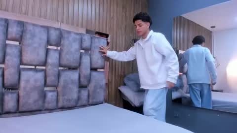 Owen Johnson online show from March 5, 12:12 pm