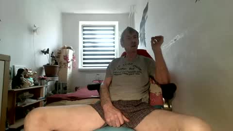 p83291869 online show from June 15, 8:06 am