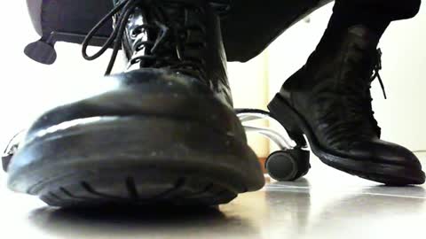 Snapshot of pablomenesssl chatting on February 16, 2:10 pm Pablo Meness online show from February 16, 2:10 pm