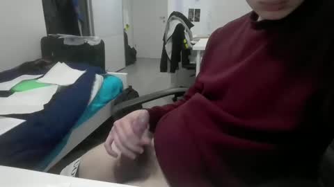 pere online show from April 11, 4:54 pm