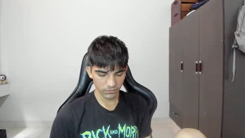 pakun_ online show from December 6, 3:33 pm