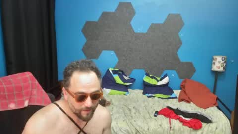 PuttitaPeluda online show from July 4, 5:32 am