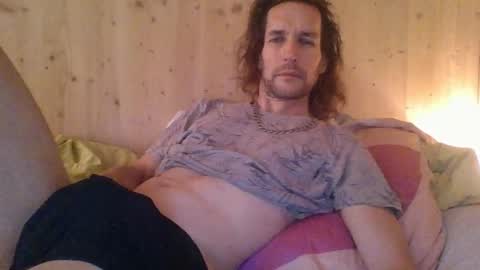 paueriwan online show from February 8, 11:01 am