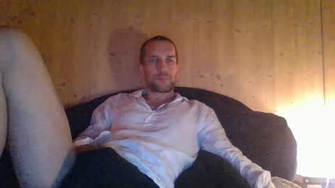 paueriwan online show from March 12, 12:10 am