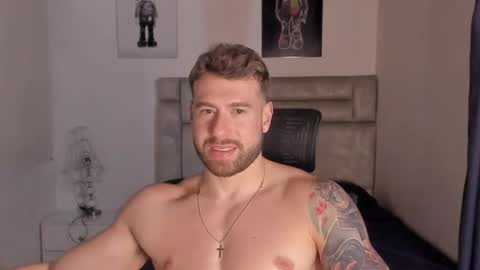 PAUL ROGER online show from December 16, 1:01 am