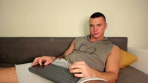 paulblack021 online show from November 25, 10:56 pm