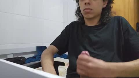 paumedio_tropa online show from November 1, 3:43 am