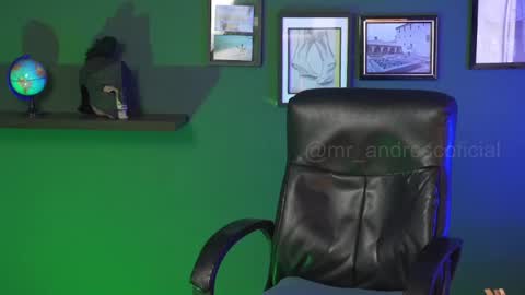 andres    online show from October 24, 8:54 pm