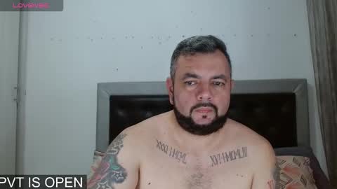 Carlos online show from February 1, 8:40 pm