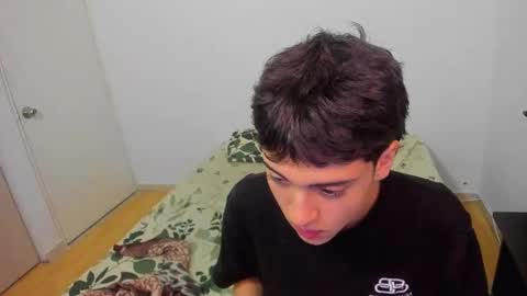 picaszomilos350 online show from March 20, 11:14 am