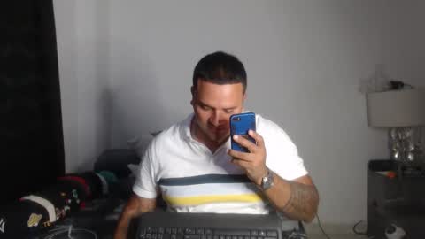 Snapshot of pikoro_gomez chatting on December 17, 1:18 am pikoro_gomez online show from December 17, 1:18 am