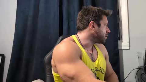 pizza_biceps online show from February 3, 4:21 am
