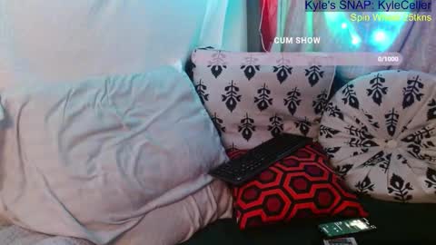 Kyle online show from December 15, 12:07 am