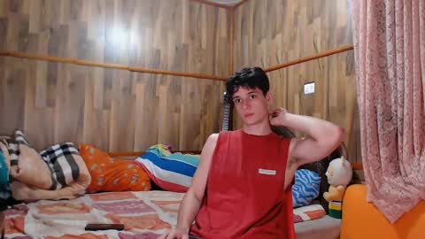 Snapshot of powertwinky chatting on February 5, 11:50 pm chris independent  online show from February 5, 11:50 pm