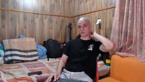 Snapshot of powertwinky chatting on February 18, 4:04 am chris independent  online show from February 18, 4:04 am