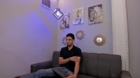 prince_arthur77 online show from February 26, 12:47 pm