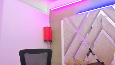 prince_arthur77 online show from January 8, 12:58 pm