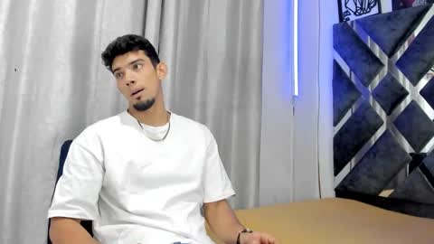 prince_arthur77 online show from October 19, 2:42 pm