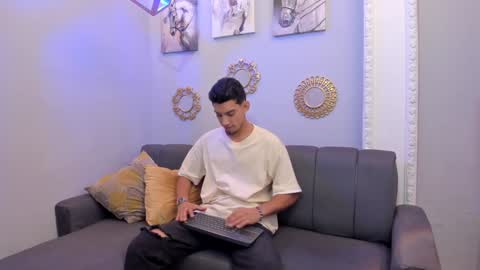 prince_arthur77 online show from February 7, 1:11 pm