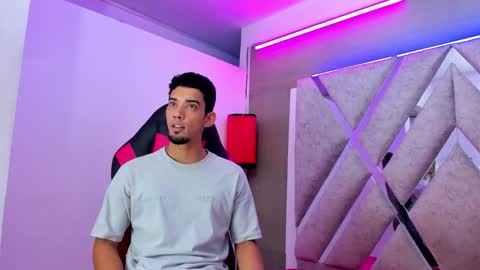 prince_arthur77 online show from October 17, 2:32 pm