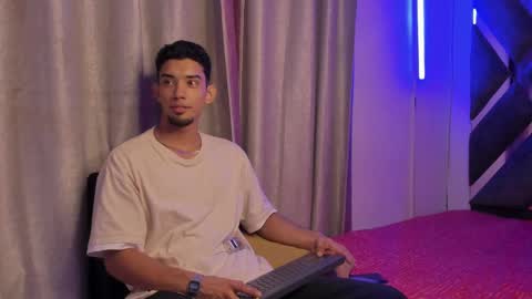 prince_arthur77 online show from December 19, 1:18 pm