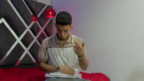 prince_arthur77 online show from December 10, 12:49 pm