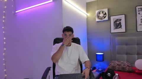 prince_arthur77 online show from February 22, 12:51 pm