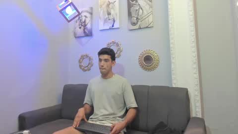 prince_arthur77 online show from March 9, 6:32 pm