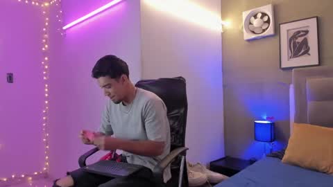 prince_arthur77 online show from March 5, 1:06 pm