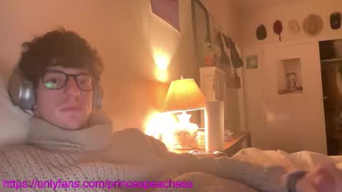 Peaches online show from February 12, 5:35 am