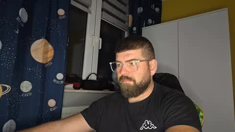 Snapshot of ptoku1985 chatting on October 7, 9:57 am ptoku1985 online show from October 7, 9:57 am