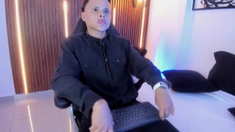 raphael_thomas online show from October 29, 3:31 am