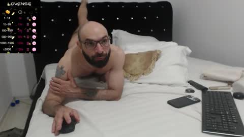 RaulWildBoy27 online show from March 7, 8:39 pm