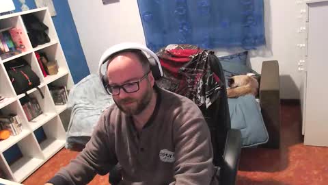 ravingr3d3 online show from February 21, 11:06 pm