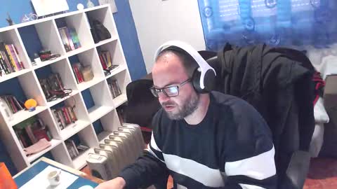 ravingr3d3 online show from November 24, 3:46 pm