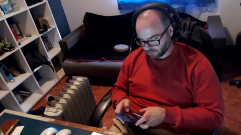 Snapshot of ravingr3d3 chatting on December 12, 4:10 pm ravingr3d3 online show from December 12, 4:10 pm