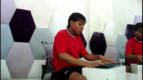 raystewart  online show from November 24, 3:51 am