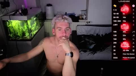 Rayzel online show from March 15, 11:00 pm