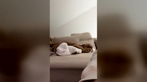 realdeal2000 online show from April 2, 11:45 pm