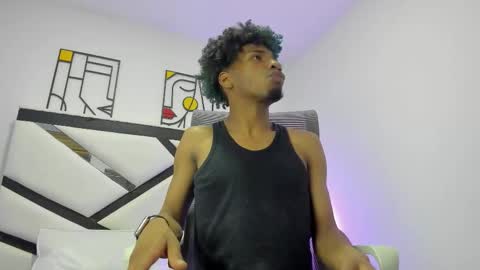 redbryan_ebano online show from October 17, 7:51 pm