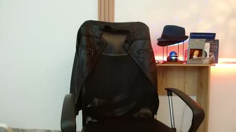   REIKO  online show from November 29, 7:38 pm