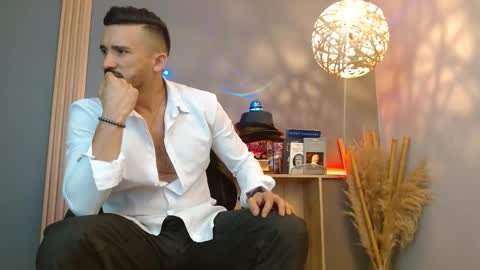   REIKO  online show from March 24, 7:40 pm