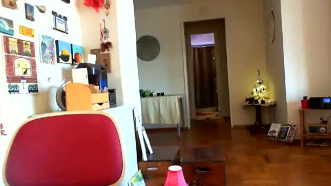 Residentofthecity online show from March 3, 9:34 pm