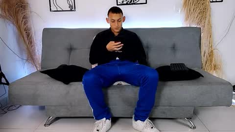 reymasterhot online show from December 3, 7:20 pm