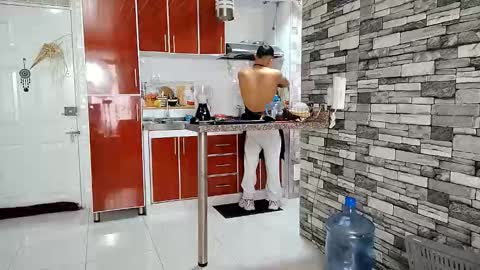 reymasterhot online show from December 19, 7:00 pm