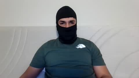 reycoupe25 online show from March 3, 3:25 am