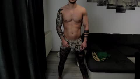 Snapshot of richarddarell chatting on October 14, 5:58 am RichardDarell online show from October 14, 5:58 am