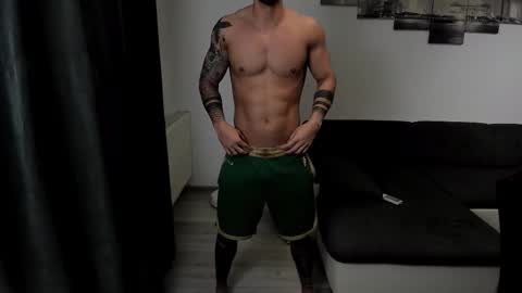 Snapshot of richarddarell chatting on September 27, 4:54 am RichardDarell online show from September 27, 4:54 am