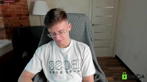 Snapshot of rishu_ chatting on October 10, 10:42 am VAnitas online show from October 10, 10:42 am