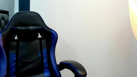 Roan Birkin online show from November 11, 9:09 pm